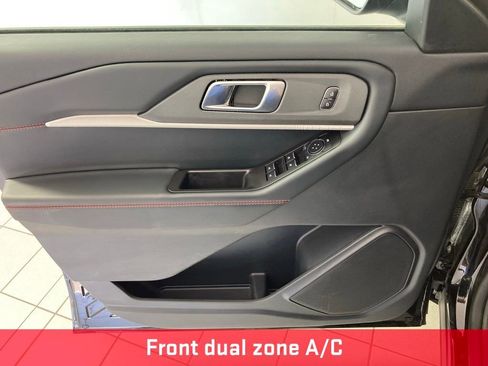 Used 2025 Ford Explorer ST-Line w/ ST-Line Street Pack AWD/4WD image 13