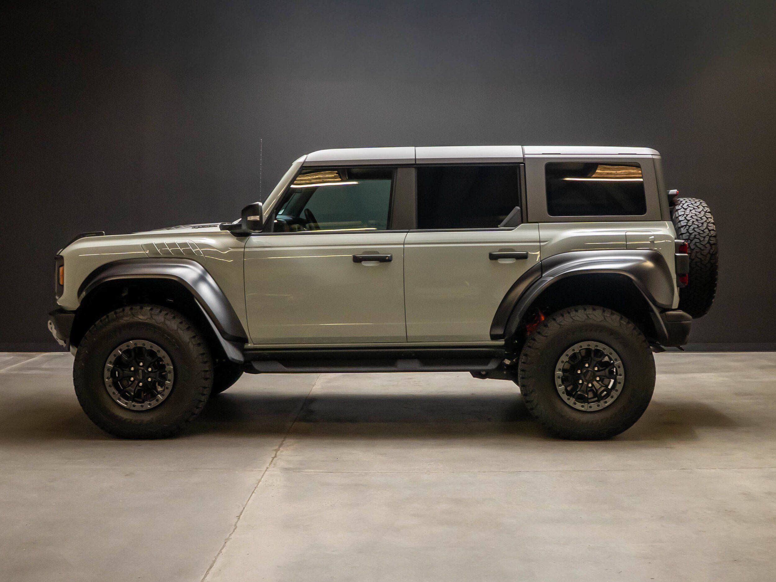 Used 2023 Ford Bronco Raptor AWD/4WD image 2