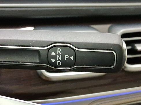 Used 2024 Mercedes-Benz GLE 450e 4MATIC image 16