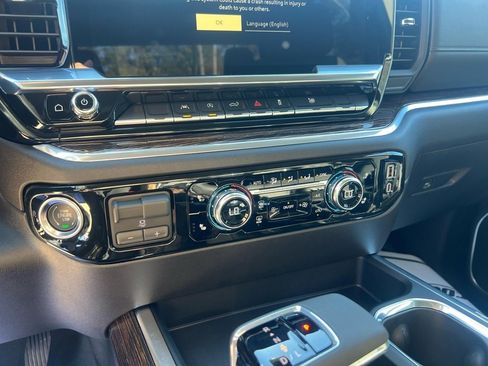 New 2026 GMC Sierra 1500 Elevation image 17