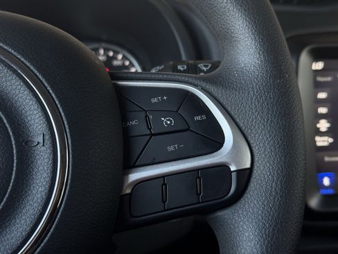 Used 2023 Jeep Renegade Latitude image 20