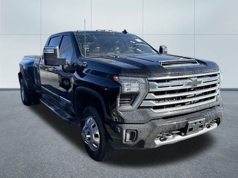 Used 2025 Chevrolet Silverado 3500 High Country w/ High Country Premium Package image 4