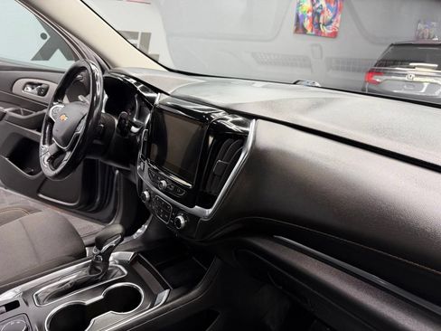 Used 2021 Chevrolet Traverse LT FWD image 50