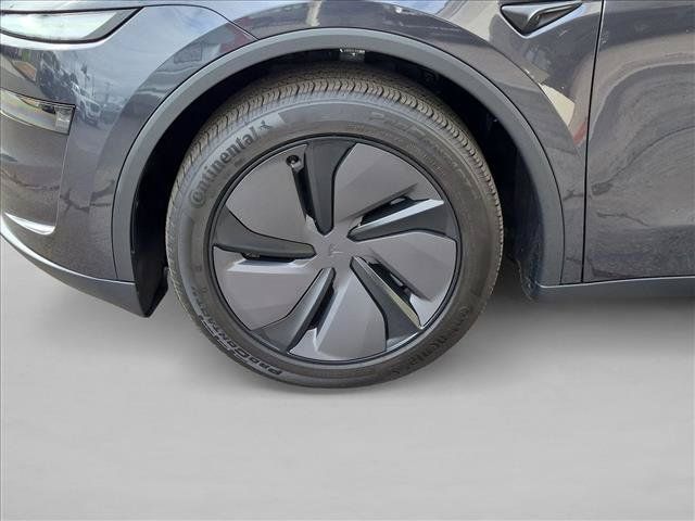 Used 2026 Tesla Model Y Long Range AWD/4WD image 25