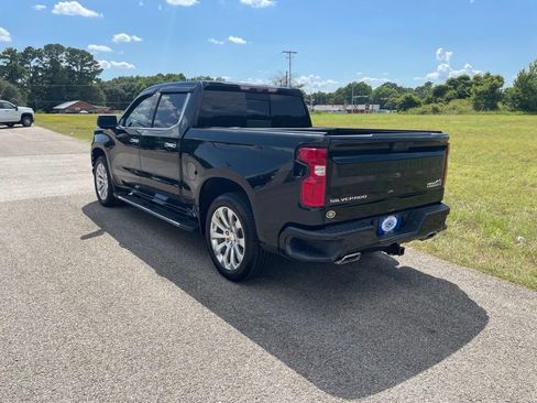 Used 2021 Chevrolet Silverado 1500 High Country w/ Technology Package AWD/4WD image 3