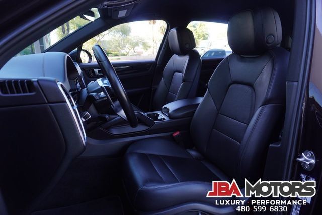 Used 2020 Porsche Cayenne AWD/4WD image 6