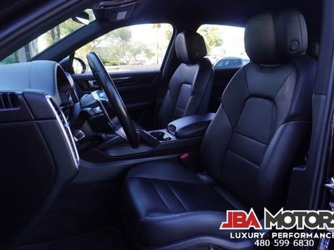 Used 2020 Porsche Cayenne AWD/4WD image 6