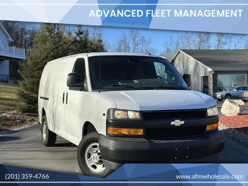 Used 2019 Chevrolet Express 3500 w/ Driver Convenience Package image 1