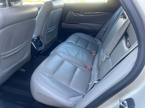 Used 2013 Cadillac XTS Luxury image 17