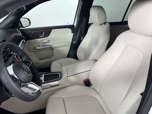 New 2026 Mercedes-Benz GLB 250 4MATIC image 17