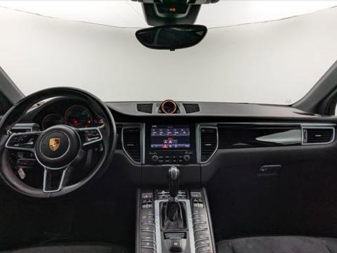 Used 2018 Porsche Macan Sport Edition image 26