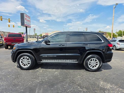 Used 2020 Jeep Grand Cherokee Laredo AWD/4WD image 21
