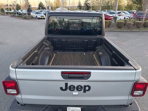 Used 2023 Jeep Gladiator Sport w/ Trailer Tow Package AWD/4WD image 12
