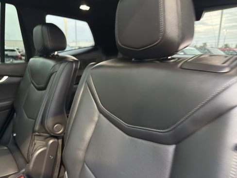 Used 2024 Cadillac XT6 Premium Luxury w/ Technology Package AWD/4WD image 35