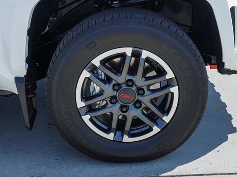 Certified 2025 Toyota Tacoma TRD Sport w/ TRD Sport Premium Package AWD/4WD image 10