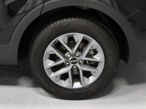 Used 2025 Kia Telluride LX FWD image 19