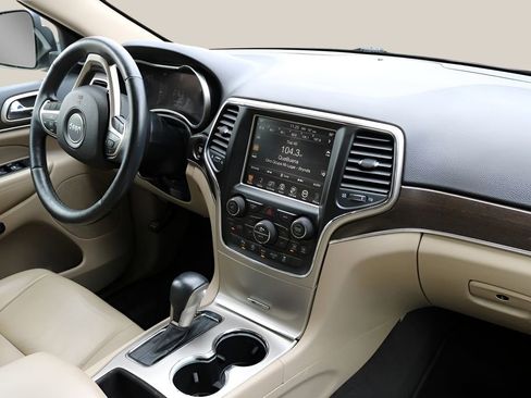 Used 2017 Jeep Grand Cherokee Limited RWD image 18