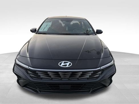 New 2026 Hyundai Elantra SEL Sport Premium FWD image 2