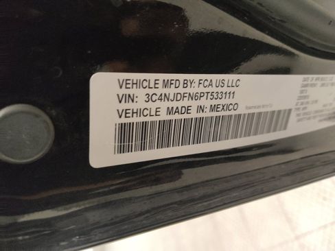 Used 2023 Jeep Compass Latitude AWD/4WD image 33