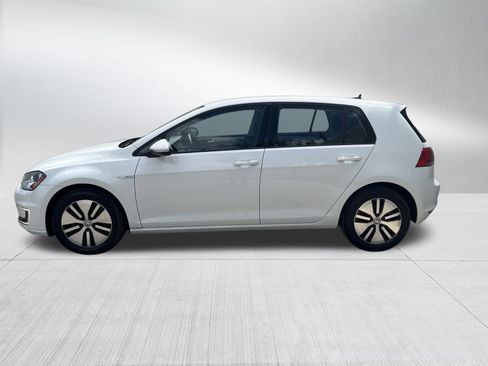 Used 2016 Volkswagen e-Golf SE FWD image 4