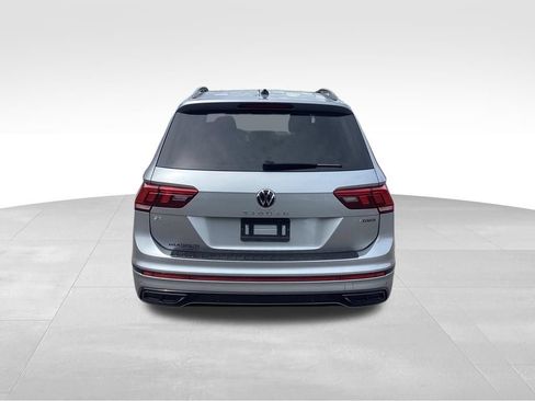 Used 2024 Volkswagen Tiguan SE R-Line AWD/4WD image 5