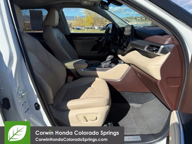 Used 2021 Toyota Highlander Limited AWD/4WD image 32