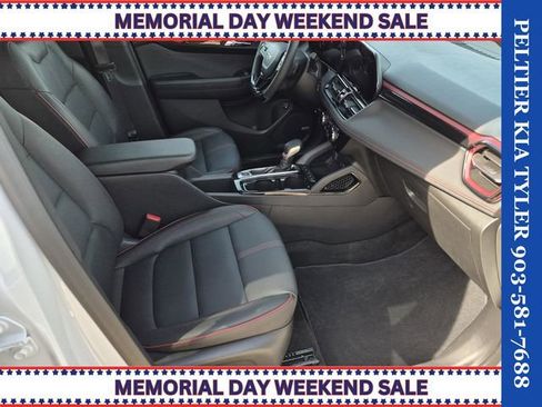 Used 2025 Chevrolet TrailBlazer RS w/ Convenience Package FWD image 11