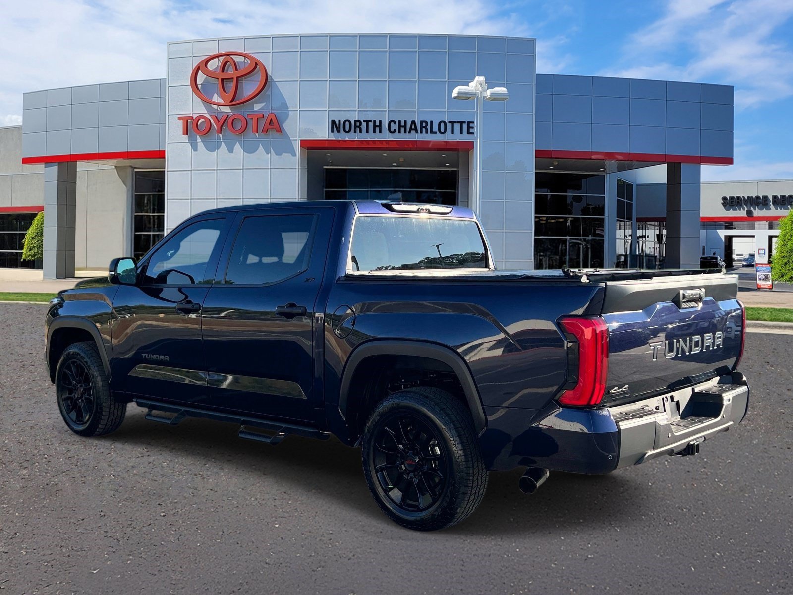 Used 2025 Toyota Tundra SR5 w/ SR5 Convenience Package AWD/4WD image 4