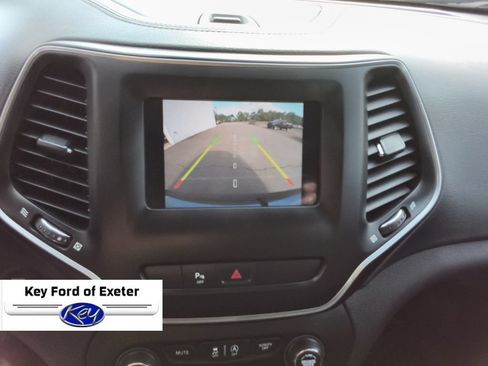 Used 2020 Jeep Cherokee Latitude Plus AWD/4WD image 41
