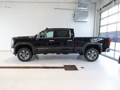 New 2025 GMC Sierra 2500 SLT w/ SLT Convenience Package image 7