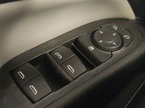 Used 2022 Chevrolet Equinox LT FWD image 27