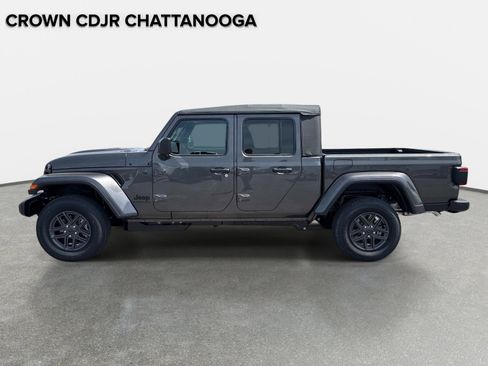 New 2026 Jeep Gladiator Sport AWD/4WD image 7