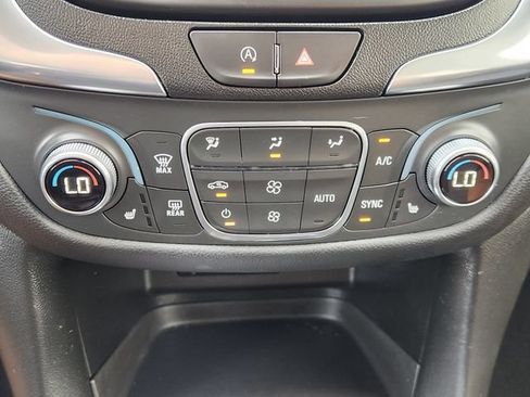 Used 2022 Chevrolet Equinox LT FWD image 22