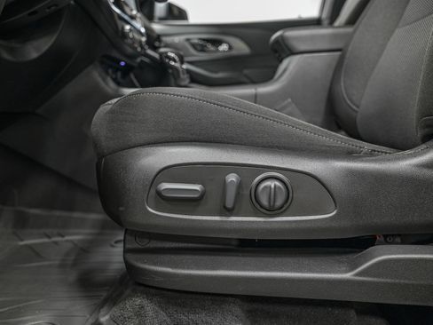 Used 2023 Chevrolet Traverse LT image 14