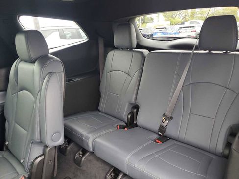 Used 2023 Buick Enclave Essence w/ Experience Buick Package FWD image 13