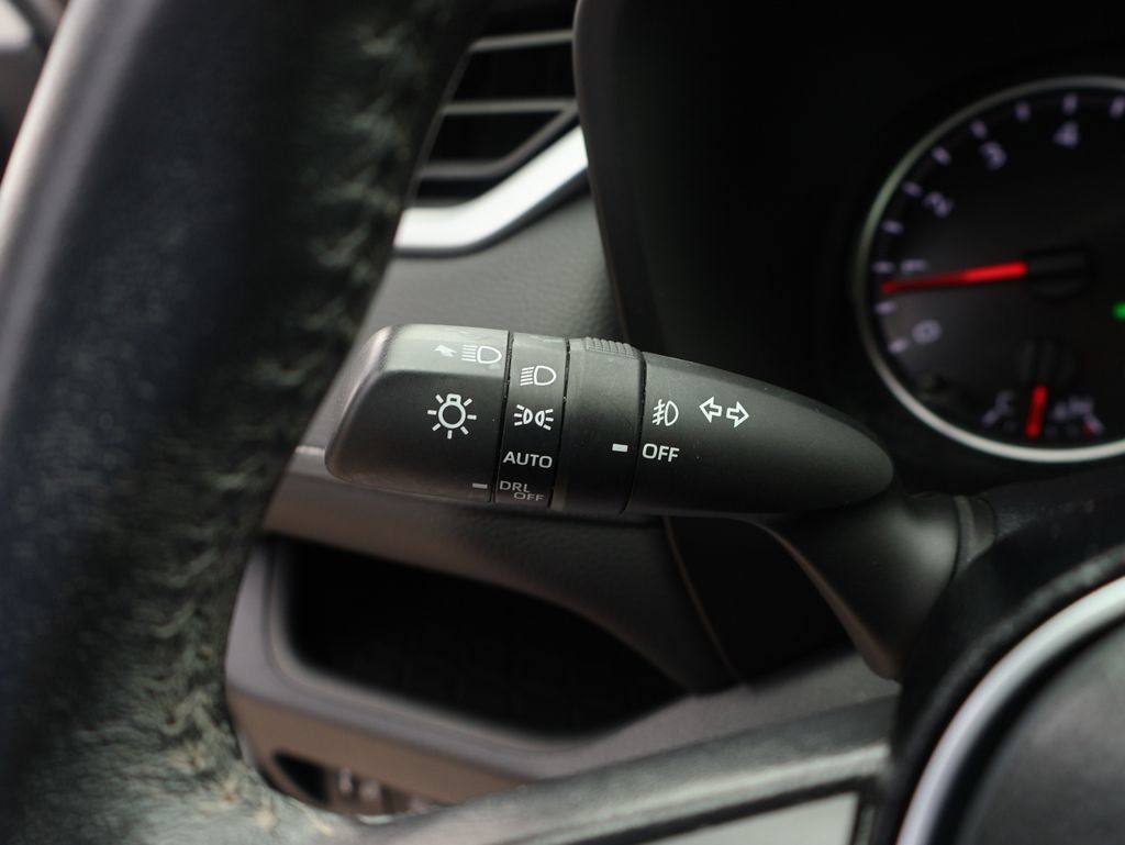 Used 2020 Toyota RAV4 XLE Premium FWD image 34