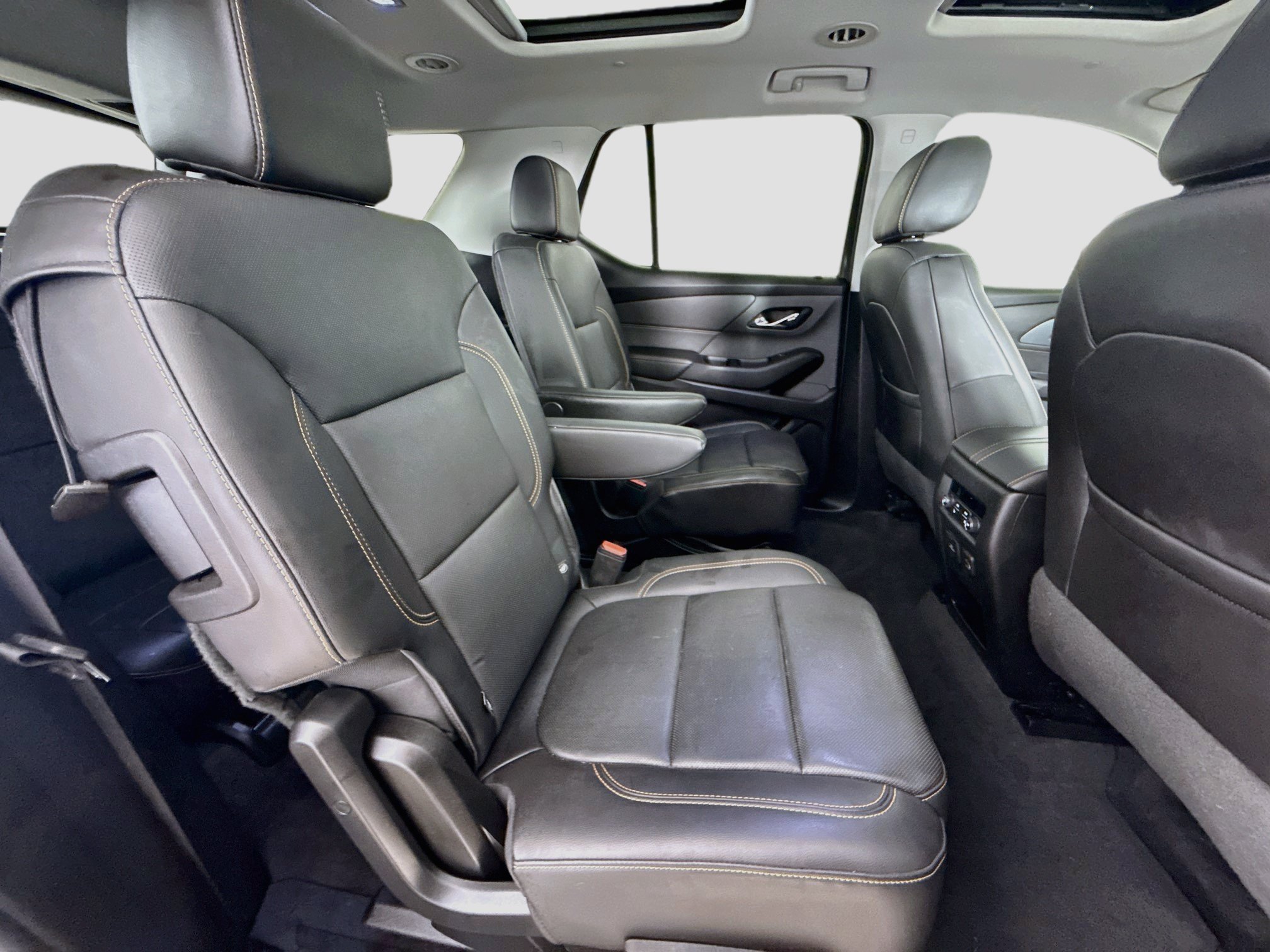 Used 2020 Chevrolet Traverse Premier w/ Redline Edition FWD image 31