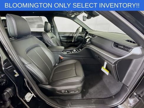 New 2025 Jeep Grand Cherokee L Limited w/ Luxury Tech Group II image 30