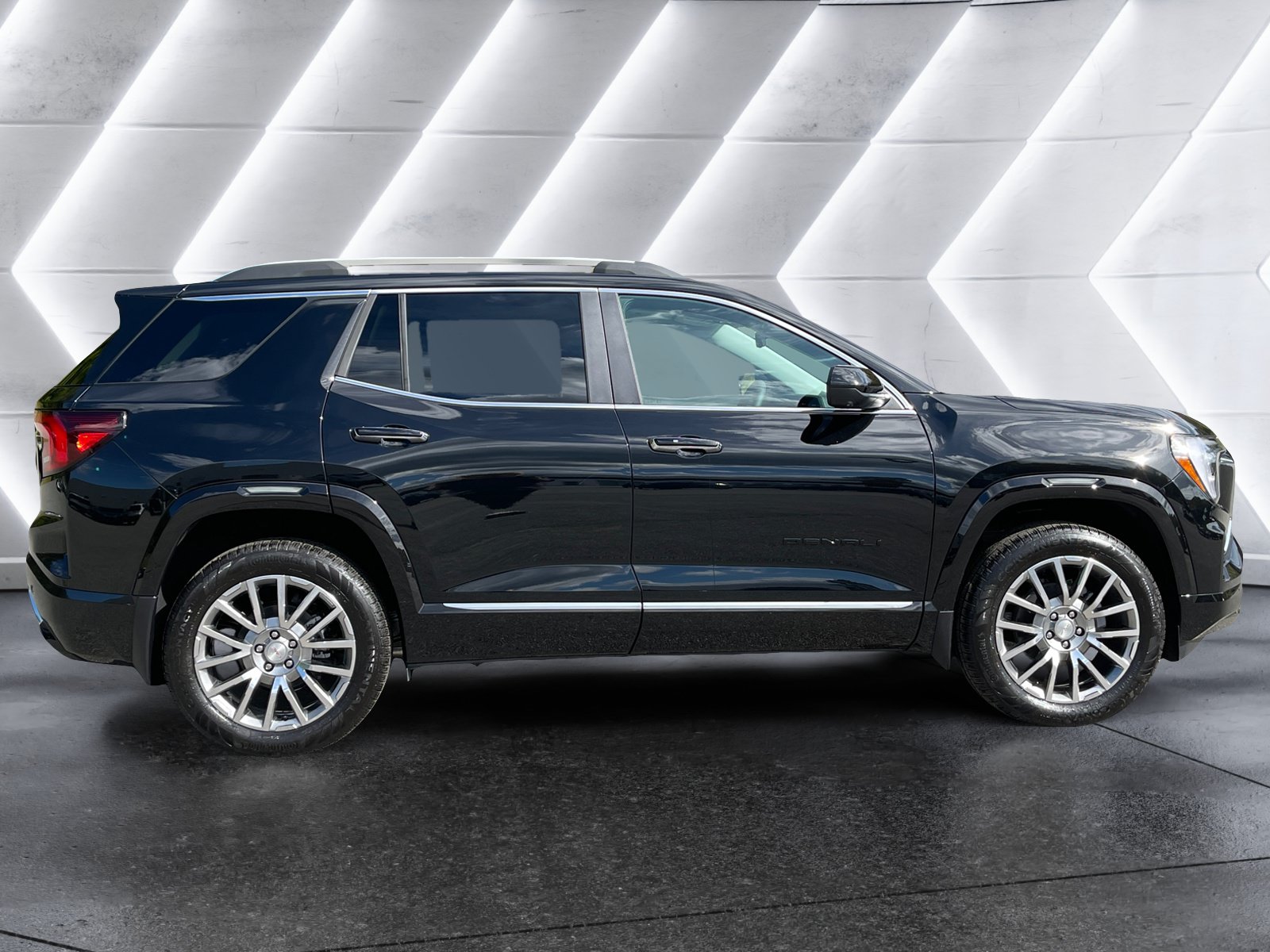New 2027 GMC Terrain Denali w/ LPO, Black Badging Package AWD/4WD image 7