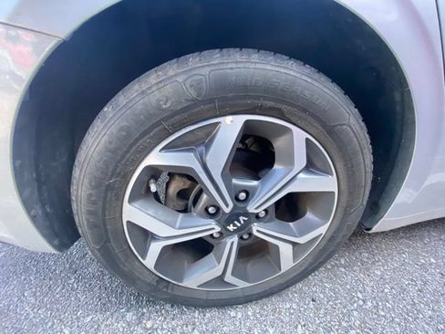 Used 2021 Kia Forte LXS FWD image 14