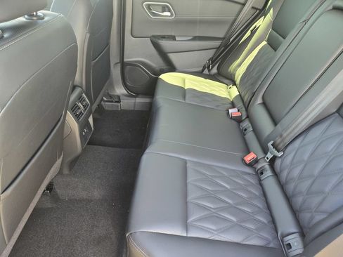 New 2026 Nissan Rogue Platinum AWD/4WD image 9