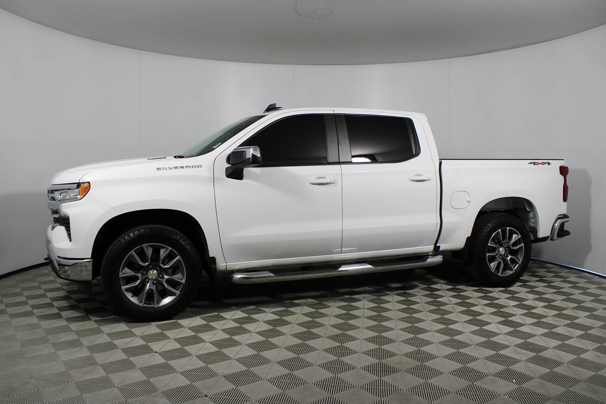 Used 2025 Chevrolet Silverado 1500 LT AWD/4WD image 24