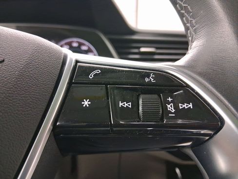 Certified 2024 Audi Q8 e-tron Premium Plus w/ Premium Plus Package image 21