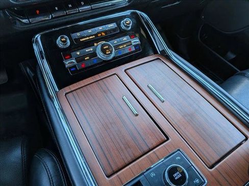 Used 2021 Lincoln Navigator L Reserve image 16