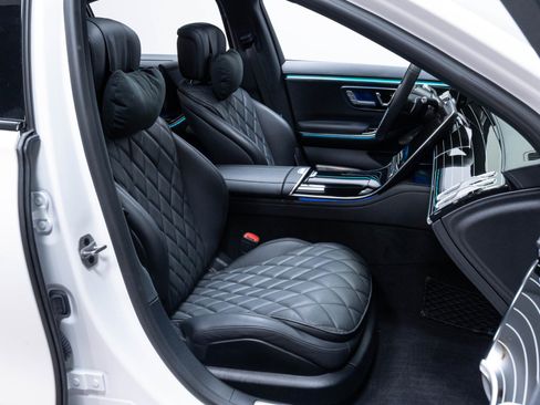Used 2024 Mercedes-Benz S 580 4MATIC Sedan image 32