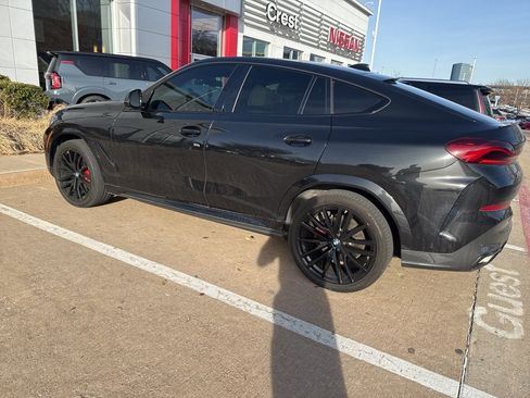 Used 2023 BMW X6 xDrive40i w/ Executive Package image 3