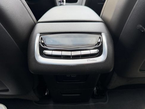 Used 2023 Cadillac XT6 Premium Luxury AWD/4WD image 23
