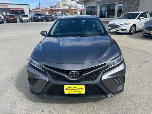 Used 2019 Toyota Camry SE image 8