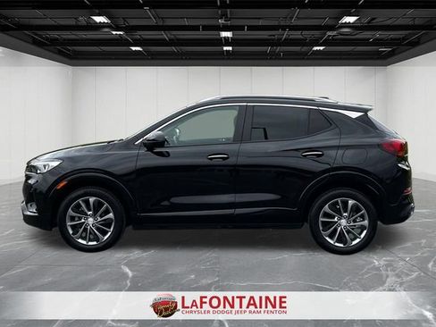 Used 2022 Buick Encore GX Preferred w/ Sport Touring Package FWD image 2
