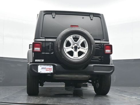 Used 2021 Jeep Wrangler Unlimited Sport image 20